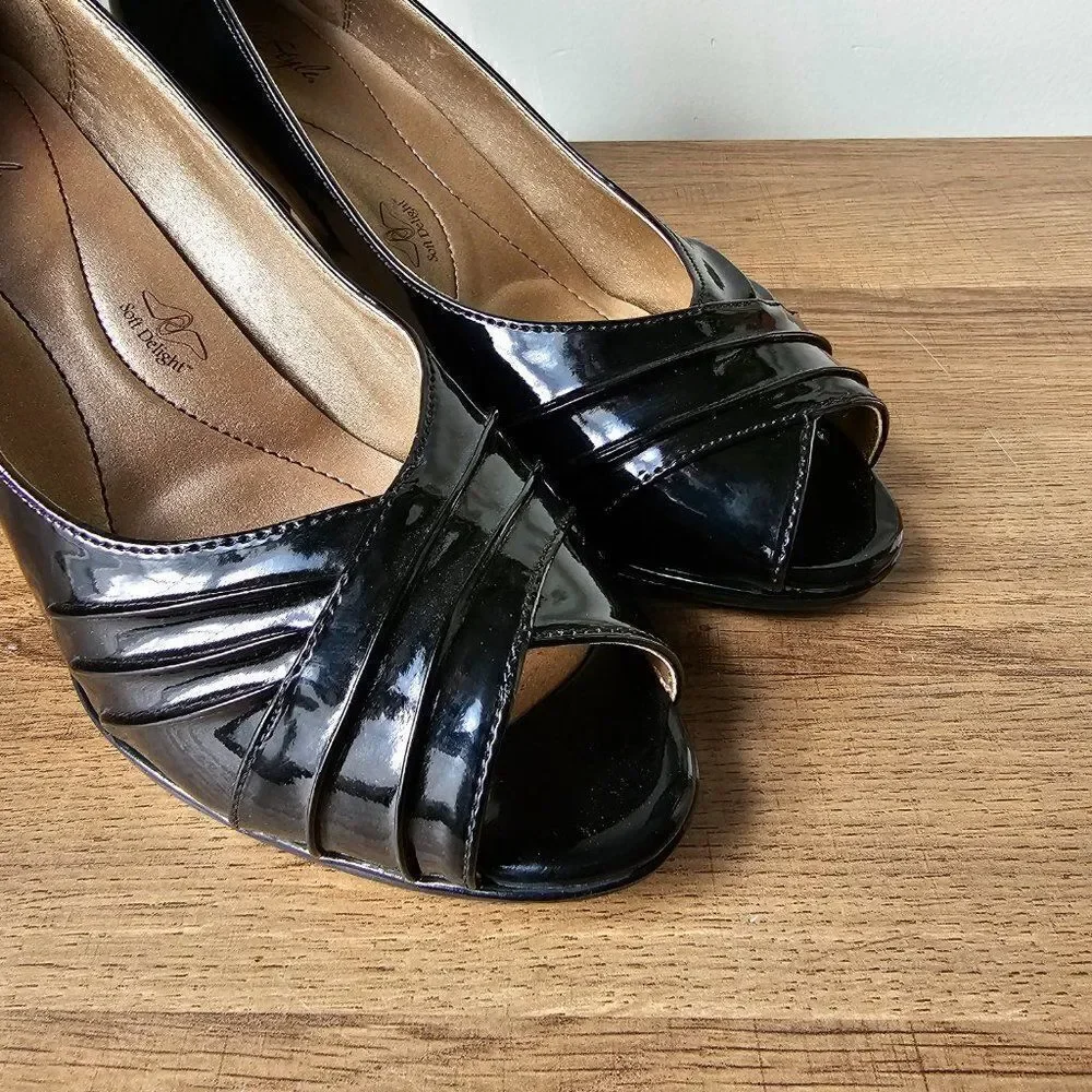 SOFT STYLE A HUSH PUPPIES COMPANY PATENT LEATHER PUMPS SIZE 9.5 WOMENS
